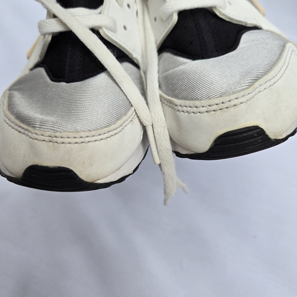 Nike Kids' Sneakers in White, Black, and Cream - Picture 5 of 9